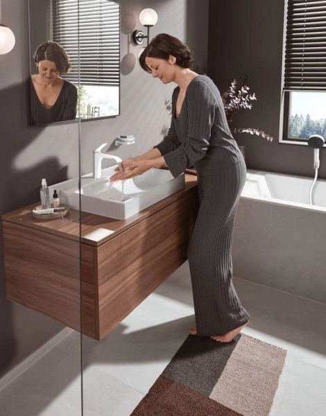 Смеситель Hansgrohe Vivenis для ванны с душем, матовый белый (75415700)