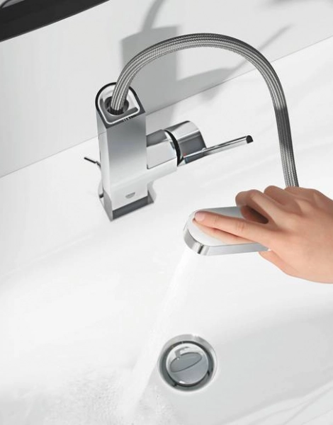 Смеситель однорычажный для раковины GROHE Plus со сливным гарнитуром, выдвижной излив, L-Size, хром (23843003)